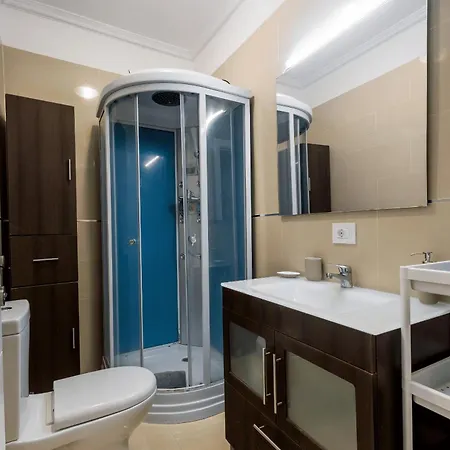 Luxury Villa With Pool, Jacuzzi, Cardio Area And Gardens Chalet