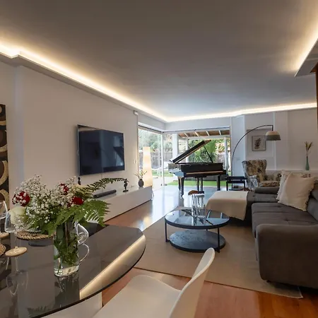 Luxury Villa With Pool, Jacuzzi, Cardio Area And Gardens Chalet *