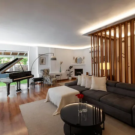 Luxury Villa With Pool, Jacuzzi, Cardio Area And Gardens *