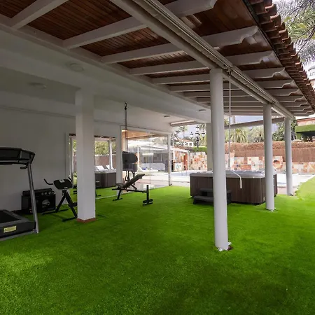 Luxury With Heated Pool, Jacuzzi, Gym, And Gardens Puerto de la Cruz (Tenerife)