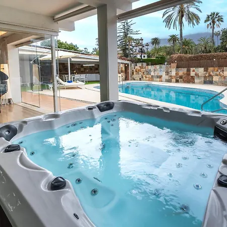 Luxury With Heated Pool, Jacuzzi, Gym, And Gardens