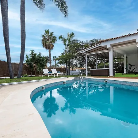 Chalet Luxury With Heated Pool, Jacuzzi, Gym, And Gardens